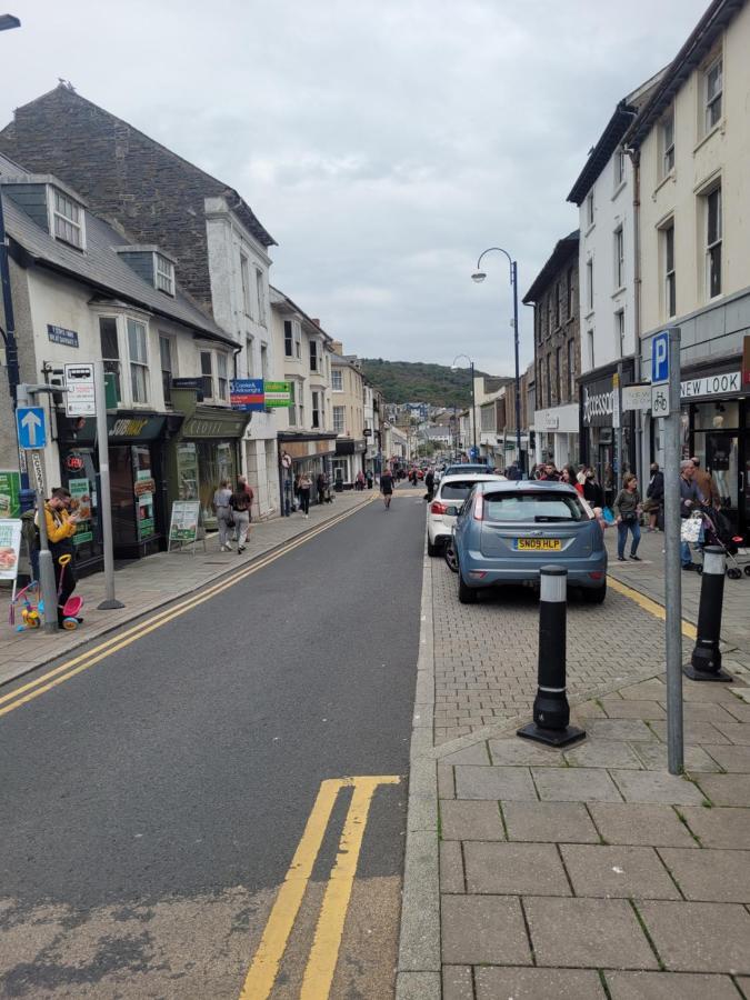 Large 5 Bed Town-Centre Home Close To The Beach, Sleeps 9 Aberystwyth Eksteriør billede