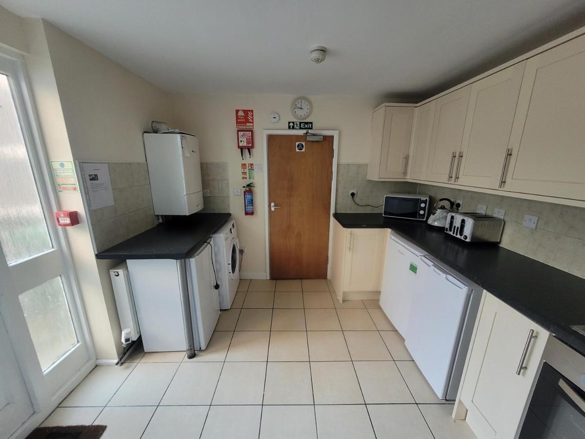Large 5 Bed Town-Centre Home Close To The Beach, Sleeps 9 Aberystwyth Eksteriør billede
