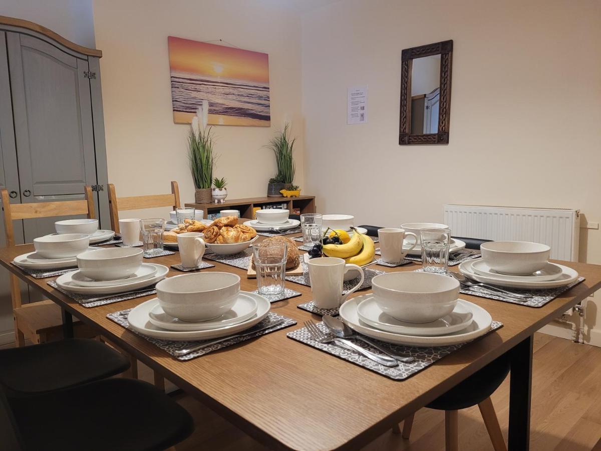 Large 5 Bed Town-Centre Home Close To The Beach, Sleeps 9 Aberystwyth Eksteriør billede